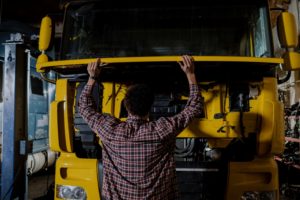 Commercial-Truck-Repair-in-Naigra-fall